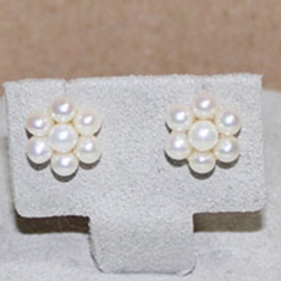 8.5 TCW CULTURED PEARL FLOWER EARRINGS IN 14K YELLOW GOLD - Picture 1 of 8